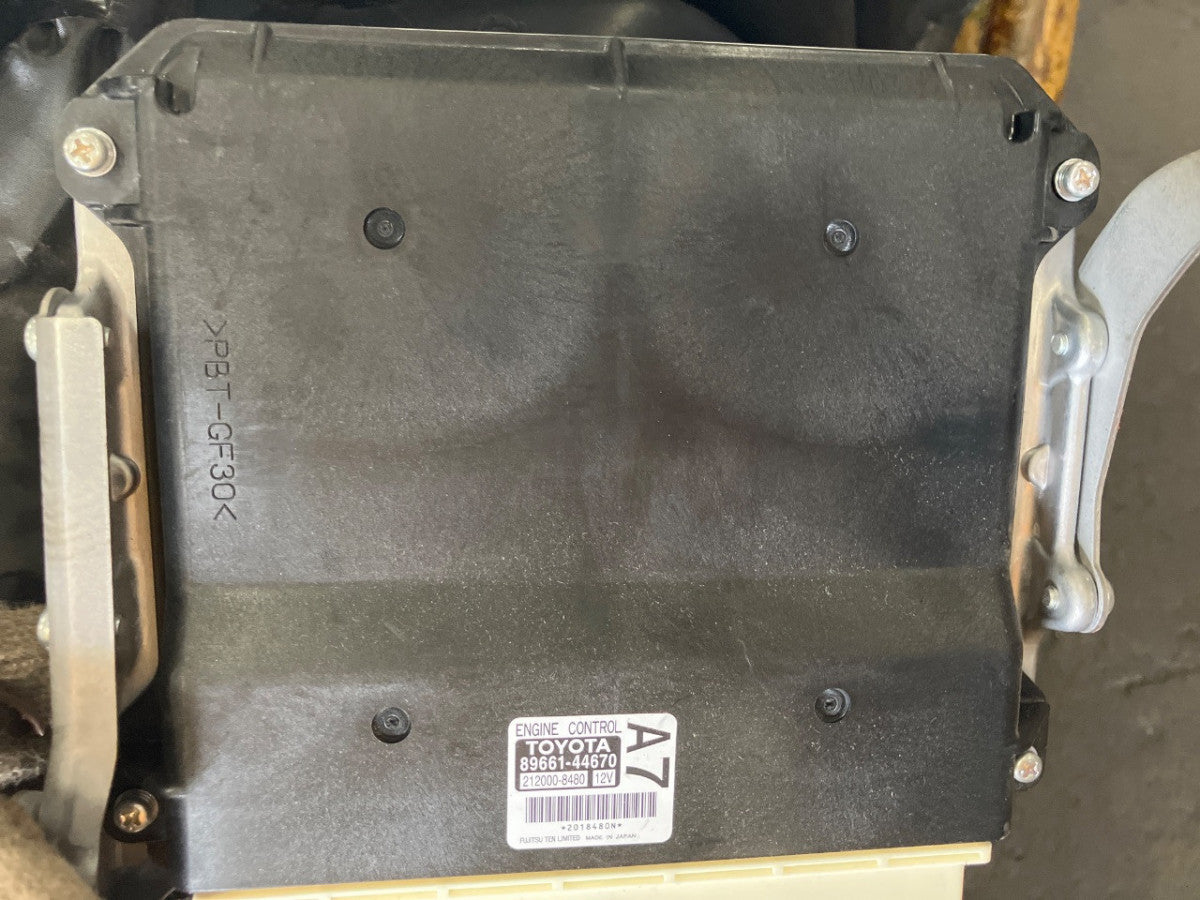 [USED ENGINE] TOYOTA ISIS ZGM15W 2013 2ZR-FAE FF AT 4WD #0003266104944