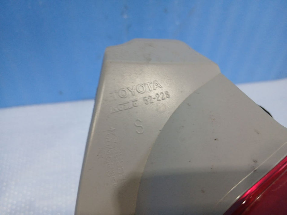 [TAIL LAMP RH] TOYOTA VITZ KSP130 2012 1KR-FE FF AT 2WD #0403266012079