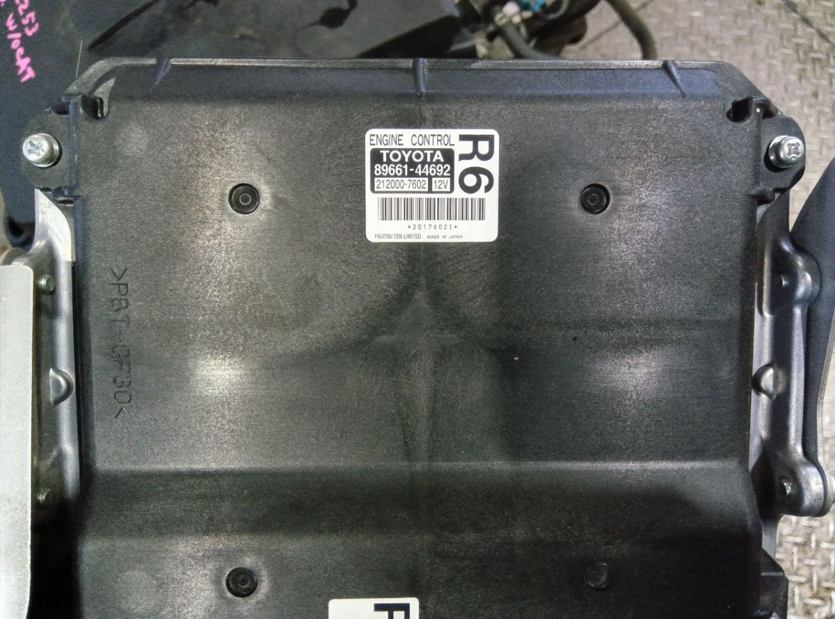 [USED ENGINE] TOYOTA ISIS ZGM11W 2011 3ZR-FAE FF AT 2WD #0403266011815