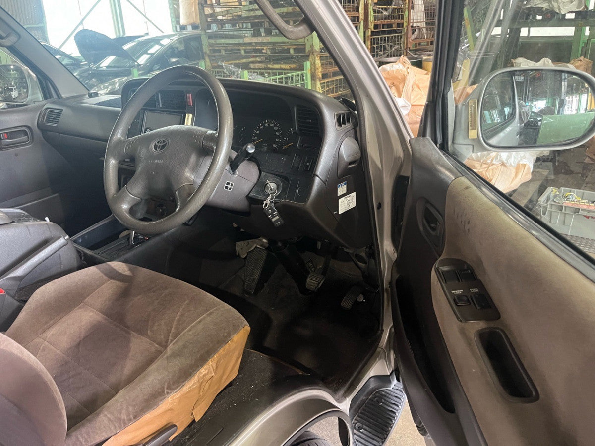 [CHOOSE PARTS] TOYOTA HIACE WAGON KZH100G 2002 1KZ-TE FR AT 2WD #0451000000545