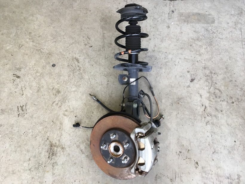 F STRUT ASSY LH