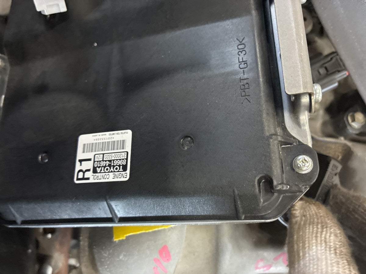 [USED ENGINE] TOYOTA ISIS ZGM10W 2010 2ZR-FAE FF AT 2WD #0003268139070