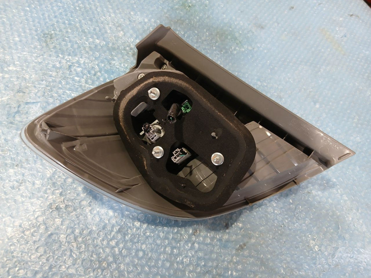 [TAIL LAMP RH] HONDA FIT HYBRID GP4 2013 LEA FF AT 2WD #0403269016748