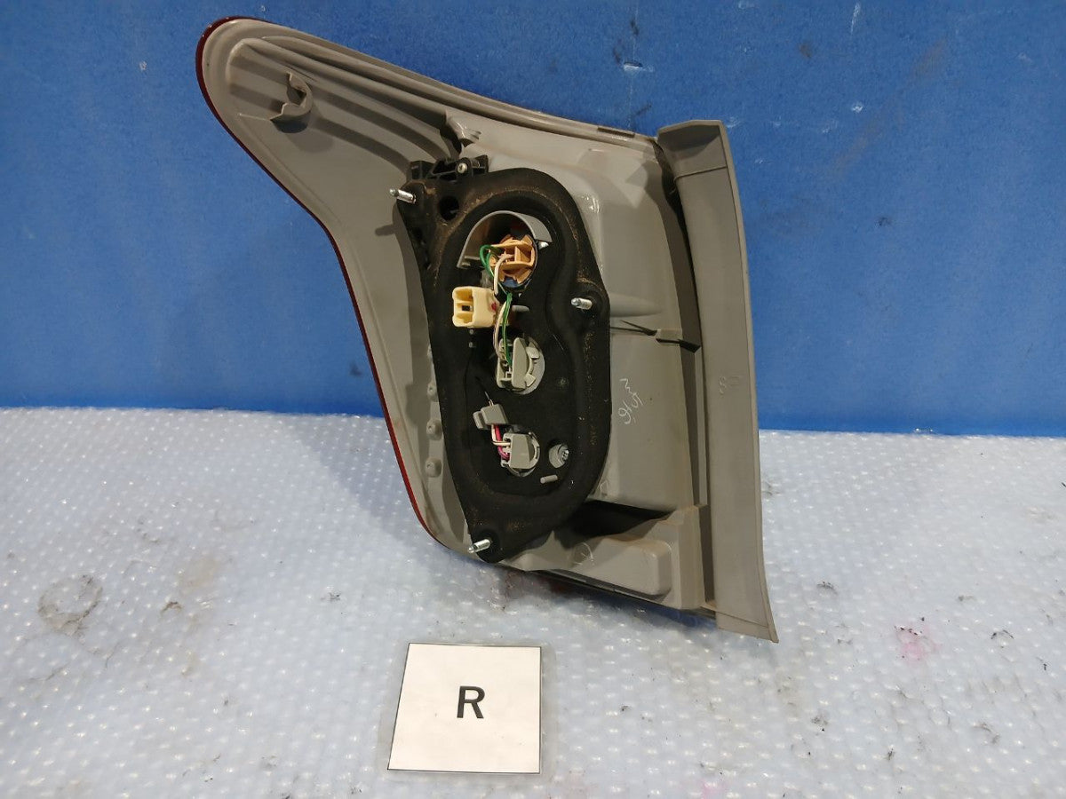 [TAIL LAMP RH] TOYOTA COROLLA FIELDER NZE141G 2007 1NZ-FE FF AT 2WD #0403266011014