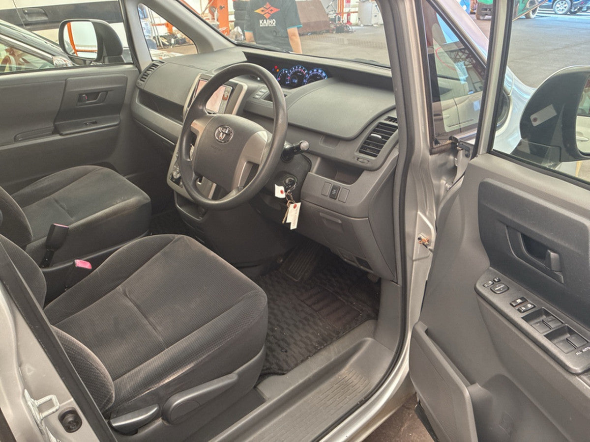 [CHOOSE PARTS] TOYOTA NOAH ZRR75G 2009 3ZR-FE FF AT 4WD #0001000013362