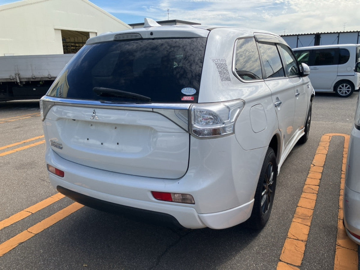 [CHOOSE PARTS] MITSUBISHI OUTLANDERｰPHEV GG2W 2014 4B11 FF AT 4WD #0002002682509