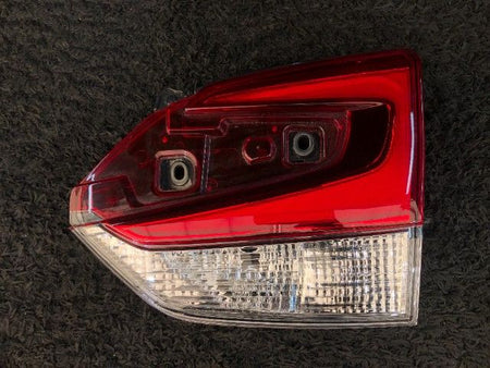 [Right finisher panel] SUBARU FORESTER SK5  CB18 FR AT 4WD #000325A985286