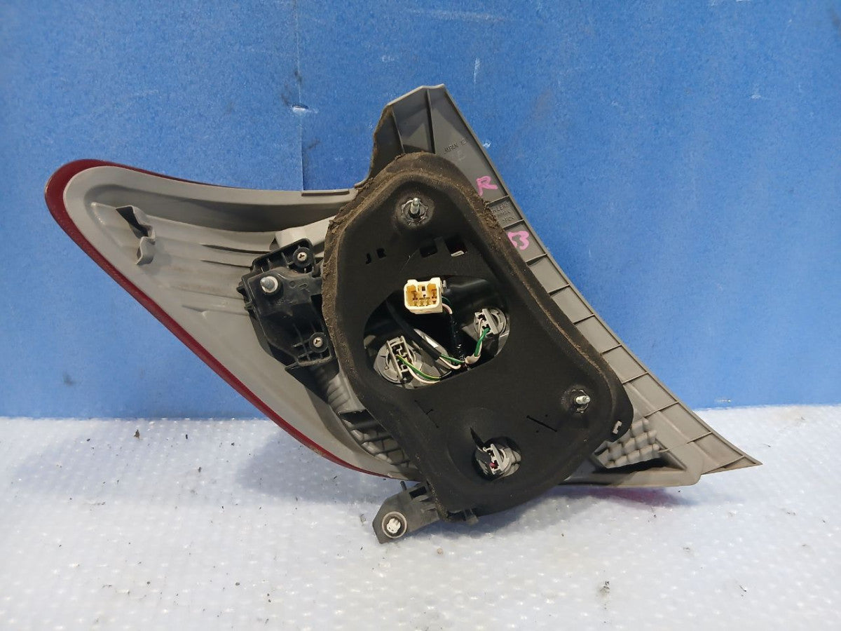 [TAIL LAMP RH] TOYOTA VITZ KSP130 2013 1KR-FE FF AT 2WD #0403267013225