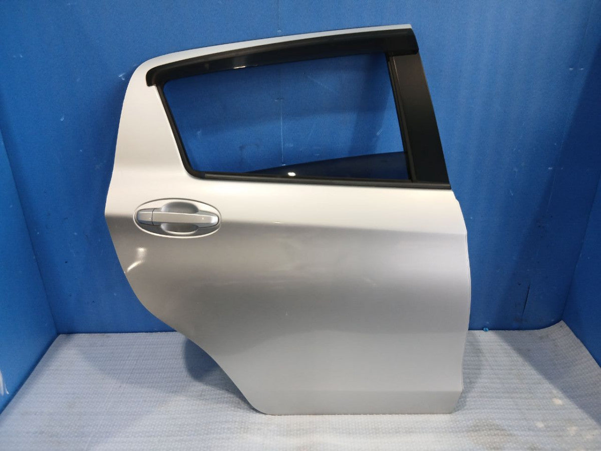 [R DOOR ASSY RH] TOYOTA VITZ KSP130 2011 1KR-FE FF AT 2WD #0403266011650