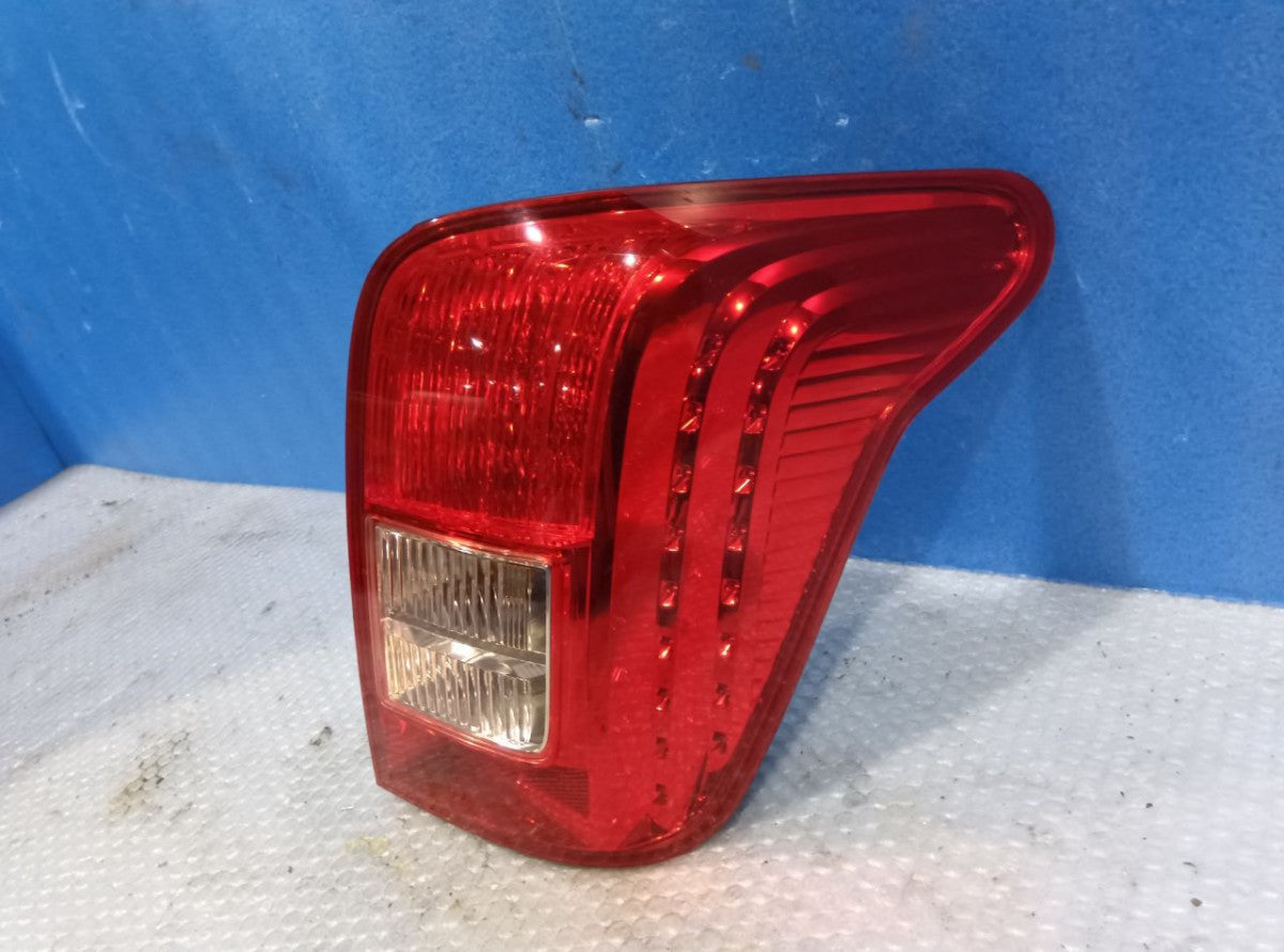 [TAIL LAMP RH] TOYOTA COROLLA FIELDER ZRE142G 2008 2ZR-FE FF AT 2WD #0403267013614