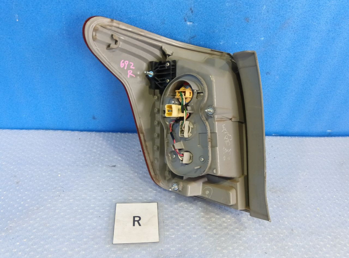 [TAIL LAMP RH] TOYOTA COROLLA FIELDER ZRE142G 2007 2ZR-FE FF AT 2WD #0403267012608