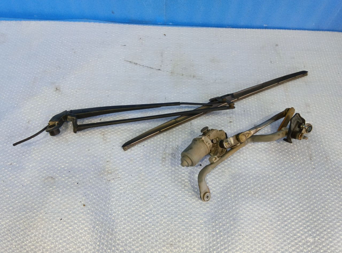 [F WIPER MOTOR] TOYOTA VITZ KSP130  1KR-FE FF AT 2WD #0403267012618