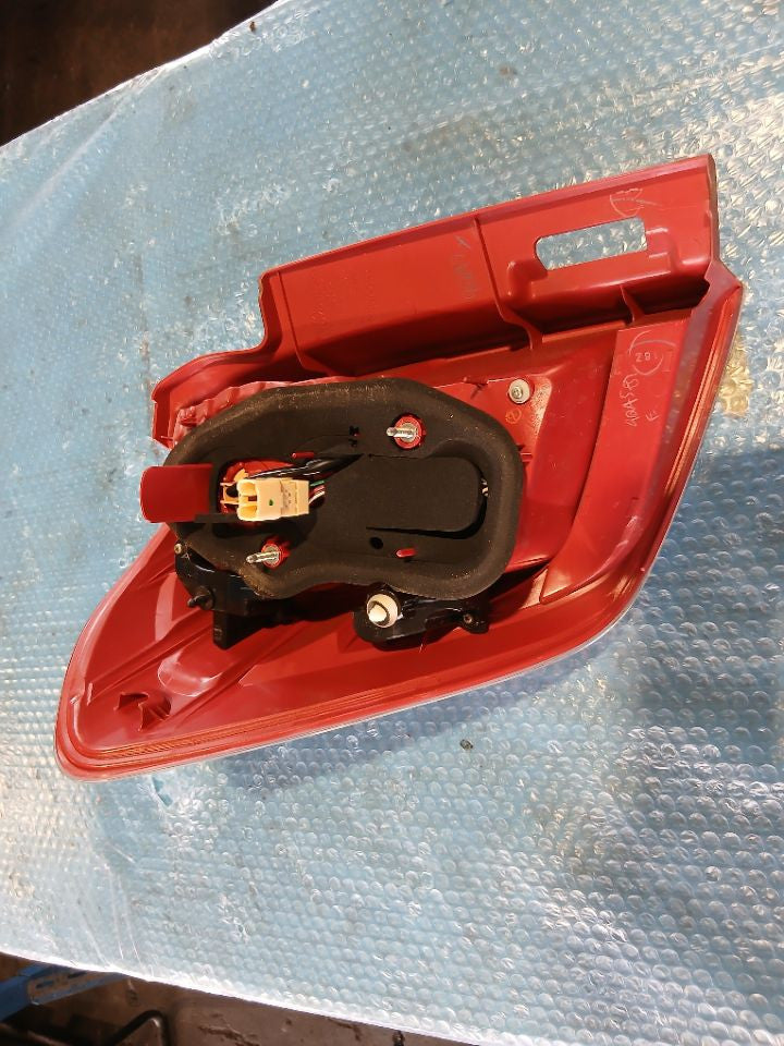 [TAIL LAMP RH] TOYOTA RACTIS NCP100  1NZ-FE FF AT 2WD #0403264007582