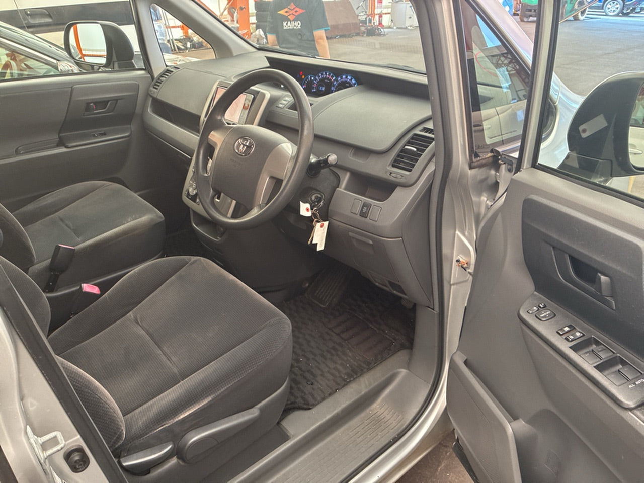 [CHOOSE PARTS] TOYOTA NOAH ZRR75G 2009 3ZR-FE FF AT 4WD #0001000013362