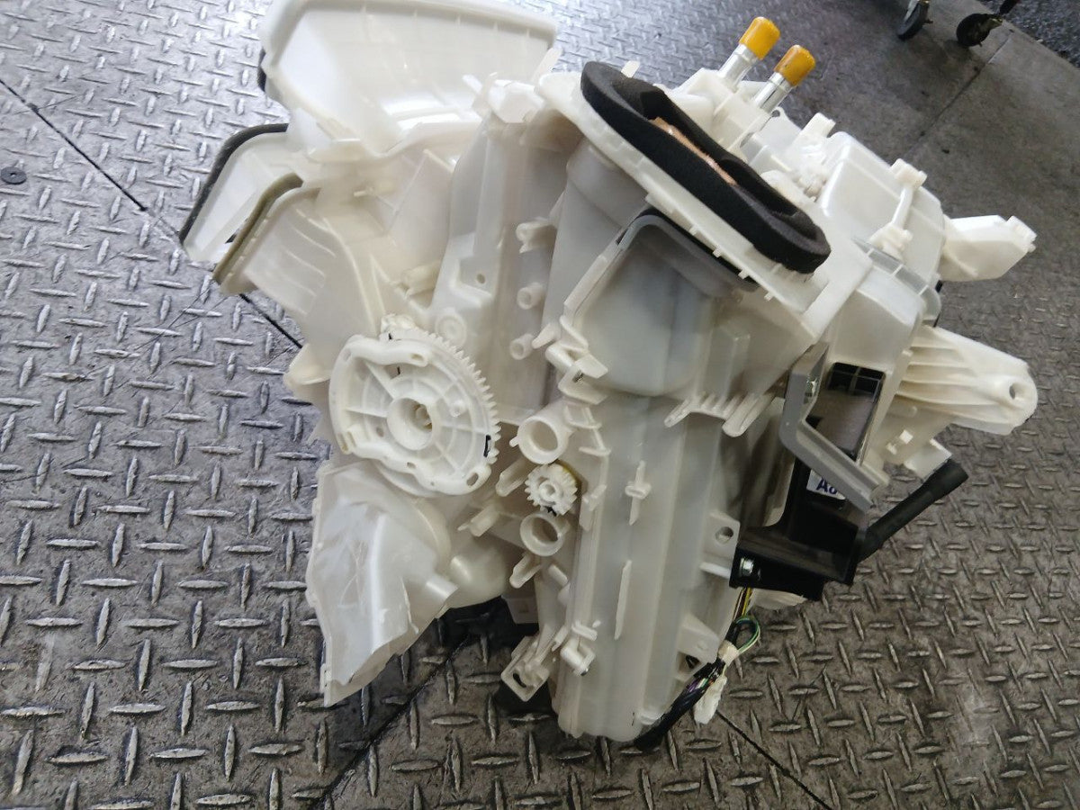[EVAPORATOR] TOYOTA COROLLA AXIO NZE141 2011 1NZ-FE FF MT 2WD #0403265009838