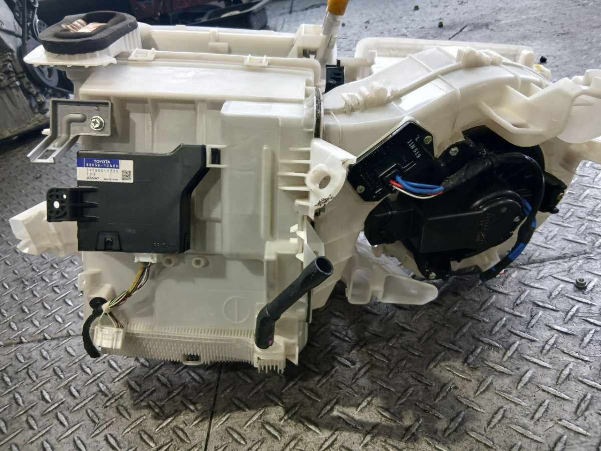 [EVAPORATOR] TOYOTA COROLLA AXIO NZE141 2011 1NZ-FE FF MT 2WD #0403265009838