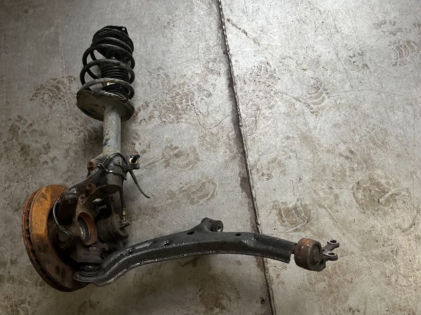 F STRUT ASSY + LOWER ARM LH