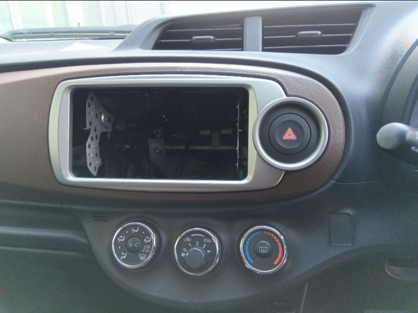 [FENDER RH] TOYOTA VITZ KSP130 2012 1KR-FE FF AT 2WD #0403265010362