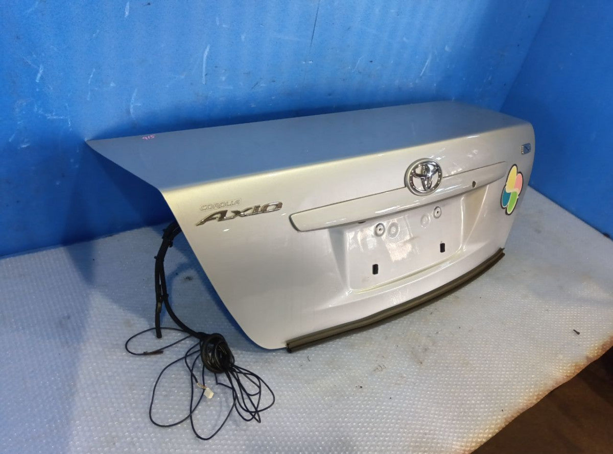 [TRUNK LID] TOYOTA COROLLA AXIO NZE141 2010 1NZ-FE FF AT 2WD #040326A018069