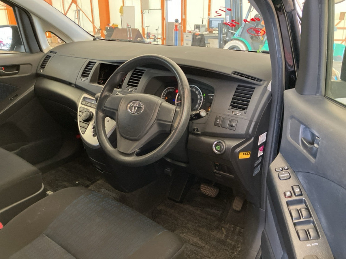 [CHOOSE PARTS] TOYOTA ISIS ZGM15W 2013 2ZR-FAE FF AT 4WD #0001000015310