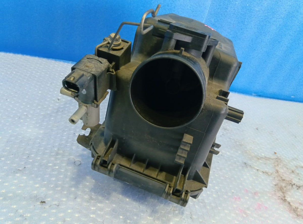 [AIR CLEANER] TOYOTA PREMIO ZZT240 2002 1ZZ-FE FF AT 2WD #0403265009786