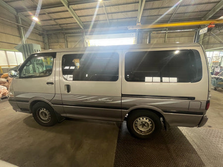 [CHOOSE PARTS] TOYOTA HIACE WAGON KZH100G 2002 1KZ-TE FR AT 2WD #0451000000545