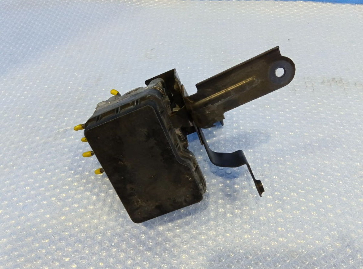 [ABS ACTUATOR] TOYOTA ISIS ANM10W 2005 1AZ-FSE FF AT 2WD #0403265010009