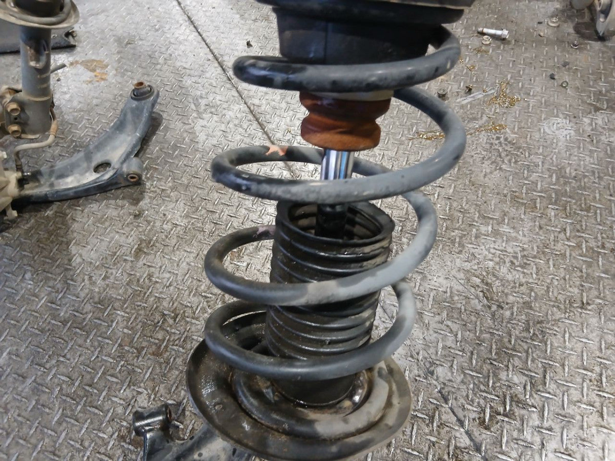 [F STRUT ASSY + LOWER ARM LH] TOYOTA VITZ NCP95 2005 2NZ-FE FF AT 4WD #0403267012585