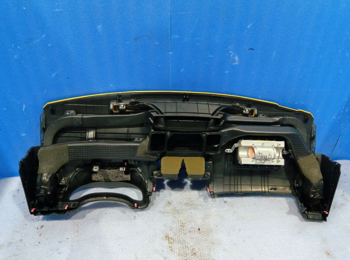 [DASHBOARD] TOYOTA COROLLA FIELDER NZE144G 2010 1NZ-FE FF AT 4WD #0403267013895