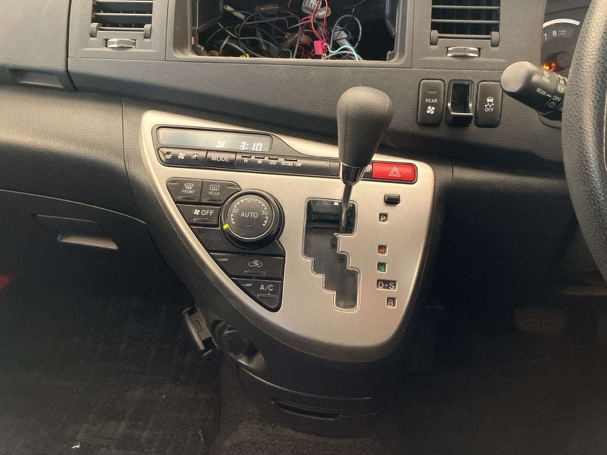 [CHOOSE PARTS] TOYOTA ISIS ZGM15W 2013 2ZR-FAE FF AT 4WD #0001000015310