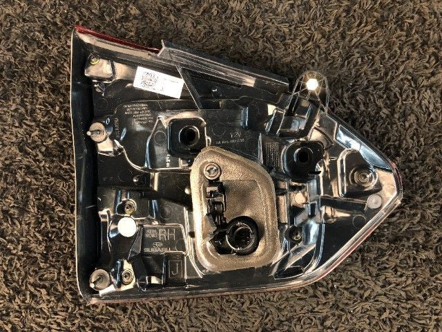 [Right finisher panel] SUBARU FORESTER SK5  CB18 FR AT 4WD #000325A985286