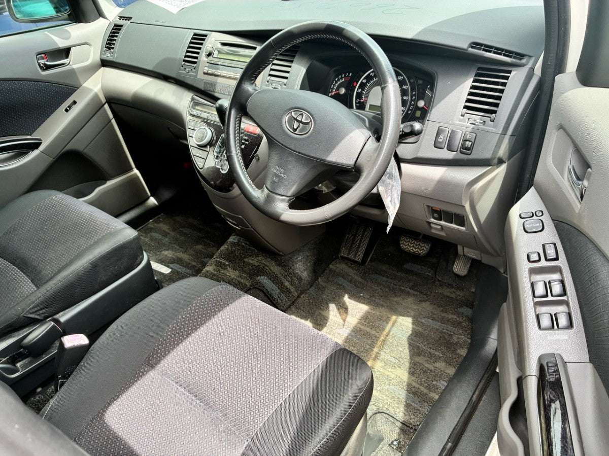 [CHOOSE PARTS] TOYOTA ISIS ANM10W 2005 1AZ-FSE FF AT 2WD #0401000000783