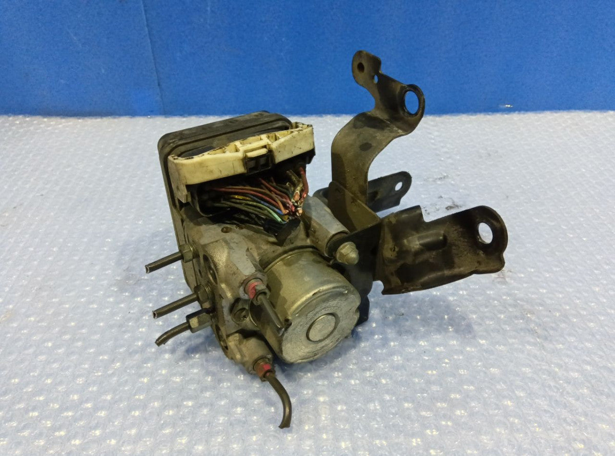 [ABS ACTUATOR] TOYOTA ISIS ANM10W 2007 1AZ-FSE FF AT 2WD #0403265010085