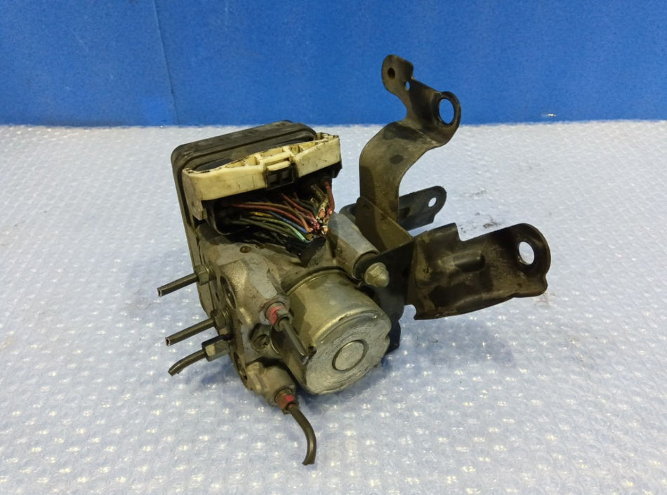 [ABS ACTUATOR] TOYOTA ISIS ANM10W 2007 1AZ-FSE FF AT 2WD #0403265010085