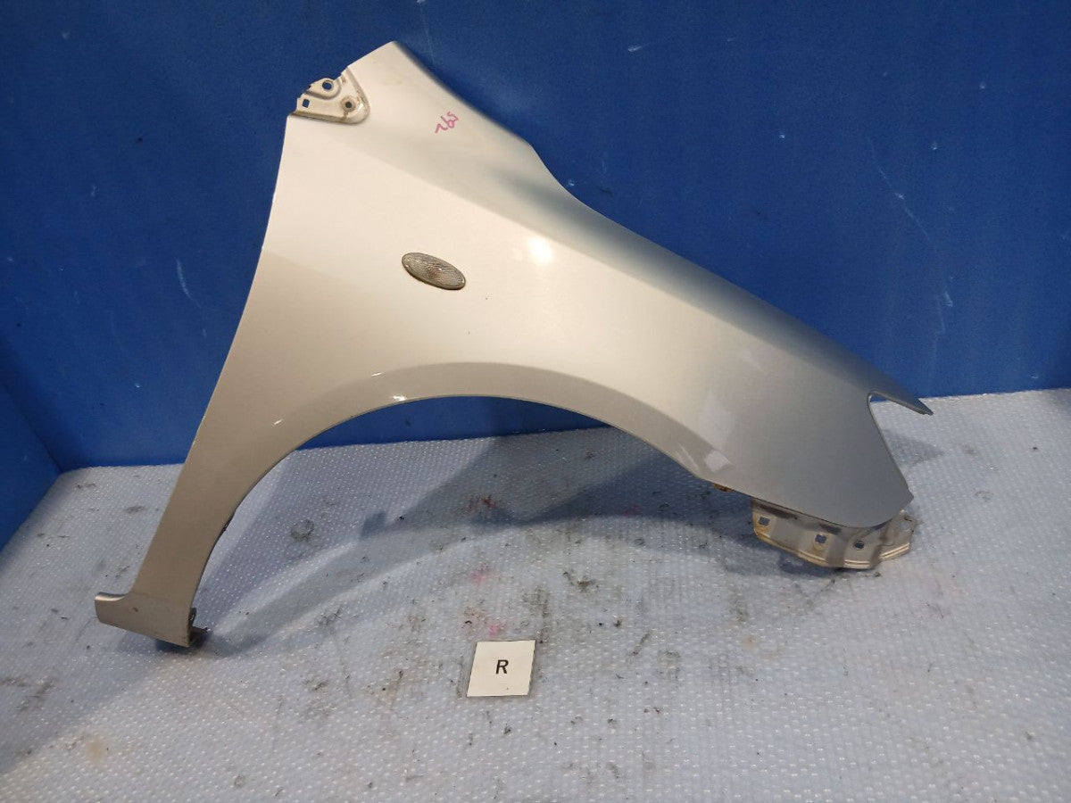 [FENDER RH] TOYOTA COROLLA FIELDER NZE144G 2010 1NZ-FE FF AT 4WD #0403266010898