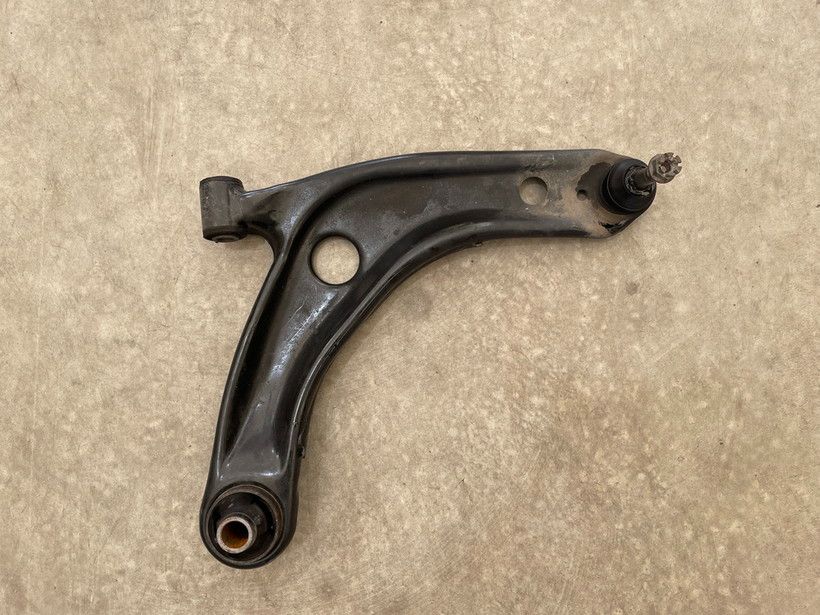 F LOWER ARM RH